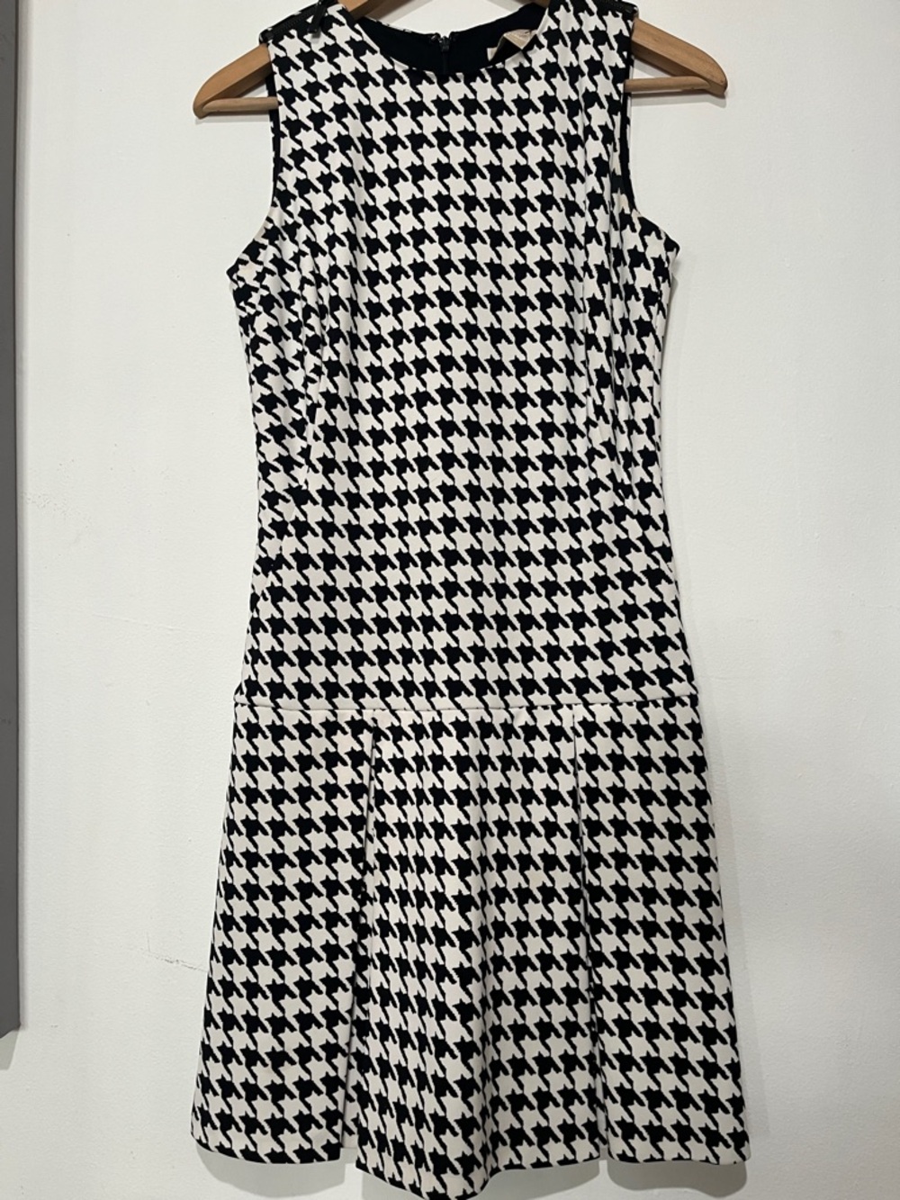 Michael Kors Black & White Houndstooth Sleeveless Fit-and-Flare Mini Dress